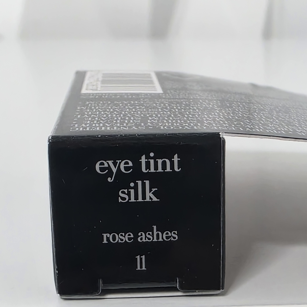 Giorgio Armani Eye Tint Silk in Shade Rose Ashes - Picture 3 of 3